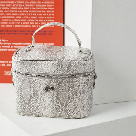 [^ԁFGY-B365]sV[YtPYTHON EMBOSS / pC\G{XpC\G{XSʂɎ{GbWfUC̐VV[YŜ̃N[Ȉۂɍ킹ےIȃS^FœꂵubNEGڃJ[̐[݂̂郌bhEO[J[̃~bNX3FWJsitڂɉojeB|[`̂܂܃obOւƕωojeBobOBO\ȃ`F[V_[tAnhobOƂĂV_[obOƂĂg܂BEht@Xi[ő傫JAɎ[̂ڂŕ̂֗ȃ|CgBig͂AqJWAȃp[eBȂǂłg܂BsuhtGYDA / WFC_- L.A CASUAL -CLA̋CC[WBIi炵̂̃CIoAVvȃACeVGbgF⏬ŃGbWBɃX^COBJWAŐFĈIi̎q̃X^CĂ܂sXybNtJ@Ft@Xi[JdlFt[|Pbg~1stitۑ / `F[V_[