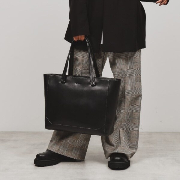 美品　tk.TAKEO KIKUCHI フロシキバッグ 黒 A4 レザー 美品 tk.TAKEO KIKUCHI フロシキバッグ 黒 A4 レザー - メルカリ