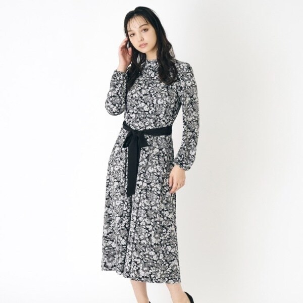 新品 ローラアシュレイ 洗える ジャージ素材 花柄 フラワープリント ワンピース LAURA ASHLEY（ローラアシュレイ） ワンピース 「洗える／ジャージ素材