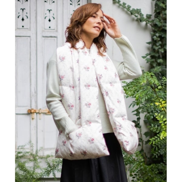 ❤️ふくちゃん3点です❤️未使用♡LAURA  ASHLEYロングストール ローラ アシュレイ(LAURA ASHLEY) レディース ストール の一覧