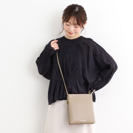 [^ԁFN9801058]yfUCzŗɃWbp[tBǂȃX^Cɂ킹₷VvȂƃJ[WJłBƂoɂ҂ȏԂ̃TCYBVo[̔SCȂiȈۂ^܂ByfށzV{̂鋍vydlzE|PbgF~1Ɩ̊֌WɂAۂFČꍇ܂B܂Ap\REX}[gtHȂǂ̊ɂA኱iƉ摜̃J[قȂꍇ܂Bd:365g