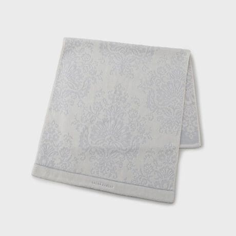 [^ԁFN9941262]؂ŃGKgȈۂ̃}hbNXA{[̂X`[V[Oŕ\܂BpCɂ͔Q̖gpĂ邽߁AӂƂ炩ȔGłBGKgł₳F̃^I͑蕨ɂœK1łBƖ̊֌WɂAۂFČꍇ܂B܂Ap\REX}[gtHȂǂ̊ɂA኱iƉ摜̃J[قȂꍇ܂B