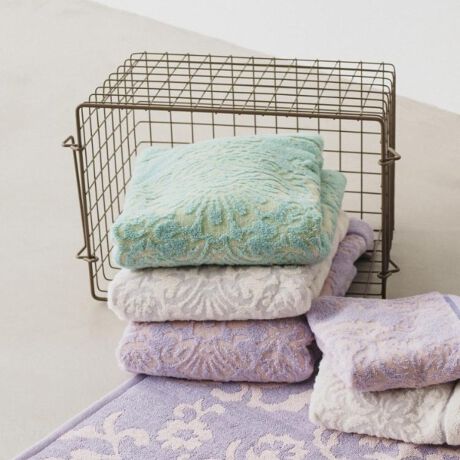 [^ԁFN9941262]؂ŃGKgȈۂ̃}hbNXA{[̂X`[V[Oŕ\܂BpCɂ͔Q̖gpĂ邽߁AӂƂ炩ȔGłBGKgł₳F̃^I͑蕨ɂœK1łBƖ̊֌WɂAۂFČꍇ܂B܂Ap\REX}[gtHȂǂ̊ɂA኱iƉ摜̃J[قȂꍇ܂B