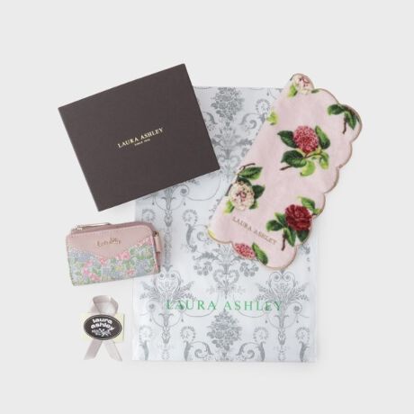 [^ԁFN9911997]yWEBzICXgA̓ʂȃZbgiłBL[P[Xƃ^InJ`MtgpϔɂꂽMtgɂ߂̃ZbgiłBbsOނĂ܂ByL[P[XztF~jŉȁum[\bv u[v̎gpA؂₩ŃGKgȃL[P[XłBL[tbN4AΑɂ̓X}[gL[Ȃǂ̂ɓK傫߃OĂ܂Bt@Xi[t̃RCP[XƗɂ̓`PbgȂǂ|PbgĂ܂By^InJ`zóuJ~[v̕vg^InJ`łBlɃXJbvhJ{܂Aʂȃ^InJ`͑蕨ɂœKȈꖇłBn̓pC̐[JbgV[OHłȂ߂炩ȔGɎdグ܂BfUC̓AfP[gȕނgpĂ܂Bgp̍ہACȂŉB܂AȂŉBydlzEL[P[XFK~1 t[|Pbg~1Ɩ̊֌WɂAۂFČꍇ܂B܂Ap\REX}[gtHȂǂ̊ɂA኱iƉ摜̃J[قȂꍇ܂B