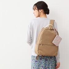 【4L収納／クッションポケット／ポーチ付き】多機能バックパック