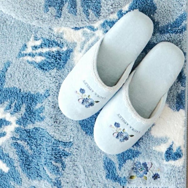 m*)様 早い者勝ち❗半額以下❗激レア❗LAURAASHLEYキャニスター4点セ とっちー (@hayase87) / X