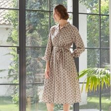 【WEB限定／洗える／M‐LL 3サイズ／羽織に使える】シュルートン柄コーデュロイワンピース