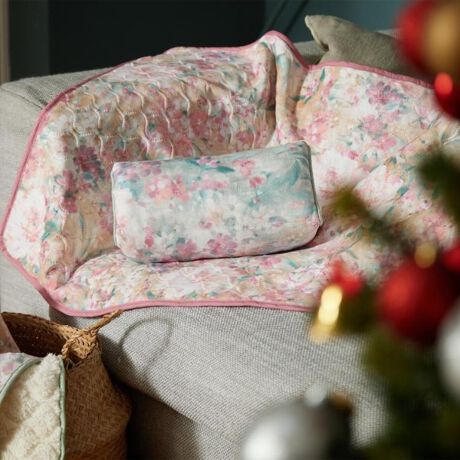 [^ԁFN9951059]yCrzCŕAJ̃CObVK[f̃GbZX𑨂A`ꂽfUCłB傫ȃVNNƃô̐Fp^[́AGIȃX^CŁAǂȃCeAɂ𒴉zGKX炵܂B~jNbV{X^[ƂāAwĂƂāAt@Xi[LăV[gNbVƂđprłg܂Bo[VuI[vt@Xi[̂߁AvgʁA{Aʗ̕\y݂݂܂BƖ̊֌WɂAۂFČꍇ܂B܂Ap\REX}[gtHȂǂ̊ɂA኱iƉ摜̃J[قȂꍇ܂B