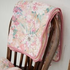 ローラ アシュレイ(LAURA ASHLEY)のメイビル柄 リバーシブルハーフブランケット（ひざ掛けサイズ）