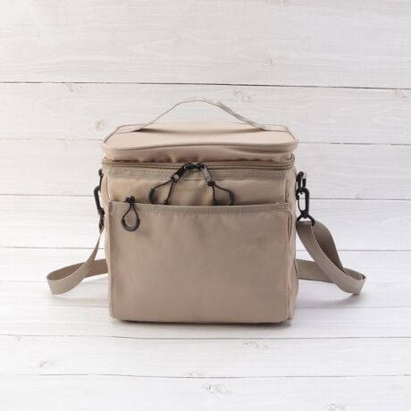 [^ԁF41034648]yfUCzLvEX|[cEW[ȂǕLŊ􂵂Ă{bNX^ۗ̕obOBzgѓdb[łO|Pbgƕۗ܂Jg[|PbgtB]Ԃ̃JSɂ܂TCYB500mlybg{g12{TCYybg{ǧ`ɂĂ͓Ȃꍇ܂B|Ǝ莝2WAY^CvBV_[RF65`130cmeʁF12LƖ̊֌WɂAۂFČꍇ܂B܂Ap\REX}[gtHȂǂ̊ɂA኱iƉ摜̃J[قȂꍇ܂Bd:445g