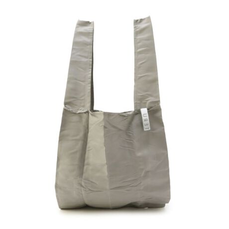 [^ԁF41014528]yfUCzgVbsOobO܂ŃCtX^Cɍ킹ėlXȗprɎg܂Bigɂ҂ȃVvŃX^CbVȃfUĆAǂȕɂ킹₷AdJWAȓȂǂV[Ŋ􂵂܂BeʂłՂ[ł̂ŁA񂵂AsEõTuobOɂœKłB߂̎ŌɂyX̂ŁAdוNN^тł܂BobO܂肽ŕt̃SohŎ~߂ƃRpNgɂȂ̂ŁA^тɕ֗łB{̂̓VɂȂɂ􂦂邱̌yʍW|GXengpĂ܂̂ŁAƂĂyvȎdオłBƖ̊֌WɂAۂFČꍇ܂B܂Ap\REX}[gtHȂǂ̊ɂA኱iƉ摜̃J[قȂꍇ܂Bd:110g