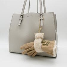 ワンズテラス(one'sterrace)の【あったか】ネコファー グローブホルダー