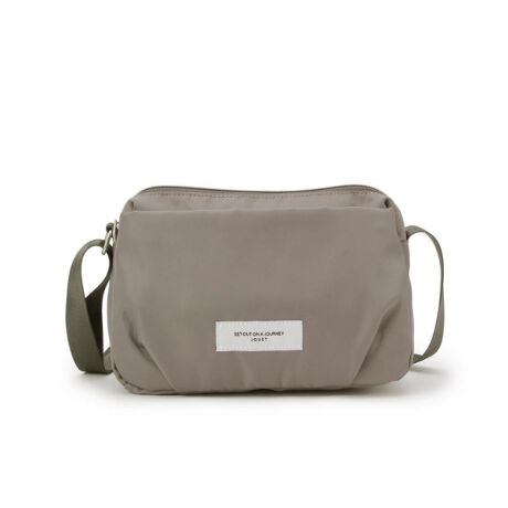 [^ԁF41015503]yfUCzigɕ֗ȃ~jV_[TCYBOɃt@Xi[|PbgAwɃI[v|Pbgi}OzbNdljt̋@\obOB{̒ɂ̓t@Xi[|Pbg1AI[v|Pbg2L荇v5|Pbg̋@\V_[BOꕔɂ̓^bN肱ƉtHɂȂĂ܂BV_[J[SFAO[e[vgpĂX^CbVɂgݍ킹ɂȂ܂BCɂȂACe͂Cɓo^߁Iiy[Wɂwn[g}[NxNbNĊȒPɒǉł܂Bl݌ɏ󋵂ȂǐV}KɂĂm点I}Cy[W炨CɓACëꗗ`FbNł܂IƖ̊֌WɂAۂFČꍇ܂B܂Ap\REX}[gtHȂǂ̊ɂA኱iƉ摜̃J[قȂꍇ܂Bd:215g