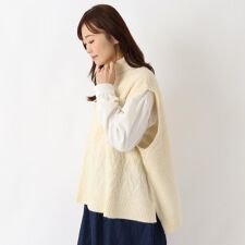 ケーブル編み タートルニットベスト