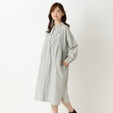 ヨーク刺繍入り前開きワンピース