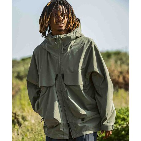 G+phenixĂtĂ̐ӃANeBreBACeAutBbV[}YWPbgvBtBbVOӎ݌vŁApƉK˔ꒅłB傫ȋ|Pbg͎[Xy[XƂĂłȂAx`[VƂĂ@\BɁAɂ̓S[Op|PbgA[͂gBt[ht̃fUCŁAˑR̉J╗ɂɑΉ\łBnɂWIND STOPPERt@uNX75D|GXe2Lfނ̗pAShƗDꂽϐBɁAp̃pbJuppbNtĂA^тȒPBtBbVOAEghAŊ􂷂AtĂɍœKȃWPbgłB[^:POO-25002]y+phenix@vXtFjbNXz1952Nɓ{ŒaXL[EGAuhgPHENIX hwXm[ANeBreB[̊yǋA`邱ƁBx̃S[̂ȂuhRZvgƋ70Nԑ葱Ă܂BAJ⃈[bp傫xƂĂfUCZp{Ƃb܂ꂽ̒ŊJ邱ƂŁAEgbvx𑖂葱܂łɂȂ܂Buh˓̃v_NgRZvg70N̎oDNAƂȂAVȃtB[hƗݍẴpbVL邱ƂɂȂ܂BVȃtB[h{ivXjAʂɐiVtFjbNXBATTENTIONiʐ^͂ł茻iČ悤ɐSĂ܂Ap̃j^[ɂ荷ق܂BTCYdȂǂɑ̌̍ꍇ܂Bi̎dlуfUC͉P̂߁A\ȂύXꍇ܂B