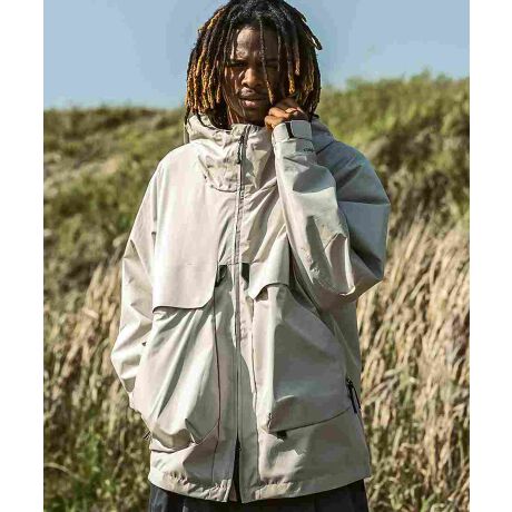 G+phenixĂtĂ̐ӃANeBreBACeAutBbV[}YWPbgvBtBbVOӎ݌vŁApƉK˔ꒅłB傫ȋ|Pbg͎[Xy[XƂĂłȂAx`[VƂĂ@\BɁAɂ̓S[Op|PbgA[͂gBt[ht̃fUCŁAˑR̉J╗ɂɑΉ\łBnɂWIND STOPPERt@uNX75D|GXe2Lfނ̗pAShƗDꂽϐBɁAp̃pbJuppbNtĂA^тȒPBtBbVOAEghAŊ􂷂AtĂɍœKȃWPbgłB[^:POO-25002]y+phenix@vXtFjbNXz1952Nɓ{ŒaXL[EGAuhgPHENIX hwXm[ANeBreB[̊yǋA`邱ƁBx̃S[̂ȂuhRZvgƋ70Nԑ葱Ă܂BAJ⃈[bp傫xƂĂfUCZp{Ƃb܂ꂽ̒ŊJ邱ƂŁAEgbvx𑖂葱܂łɂȂ܂Buh˓̃v_NgRZvg70N̎oDNAƂȂAVȃtB[hƗݍẴpbVL邱ƂɂȂ܂BVȃtB[h{ivXjAʂɐiVtFjbNXBATTENTIONiʐ^͂ł茻iČ悤ɐSĂ܂Ap̃j^[ɂ荷ق܂BTCYdȂǂɑ̌̍ꍇ܂Bi̎dlуfUC͉P̂߁A\ȂύXꍇ܂B