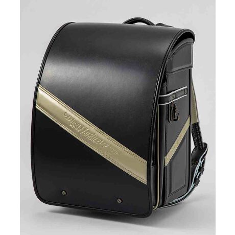 [^:DISR-22006]yaVȃJ[Rrl[Vy߂郂fzDIESELfj̃VOj`[łuhSG{XHŎ{A|CgŃJ[؂ւfUCIBV[Y͐VFɃAbvf[gAaVȃJ[Rrl[Vy߂DIESEL炵N[ŃX^CbVȃfUCByfBeB[z<^b`bN>邾ŎŃbNBqlłȒPɑł܂B<}`>G{XŃSfUCꂽTChplBX^bYt̑O߃xg̏㉺ɂ́AtN^[(ˍ)gpB<wJ>wJɂ͌xg̊pxRg[ARȎpŊyɔw悤ɊJꂽuEBOwJv̗pB<tN^[>O߁Axgɂ͖铹̂q܂̈S郊tN^[(ˍ)gpĂ܂B<|PbgfUC>O|Pbgɂ̓uhS̎hJ {Ă܂B<|Pbgdl>O|Pbg̓ɂ̓l[J[h DJtĂ܂B<IWi>t@Xi[̈ɂ́ADIESELSfUCꂽIWip[cgpB<uC}G{X>xgɂ͍EDJƃL[z_[ zu܂ByhZCۏ؂ɂāz̃hZ͊FlɈSĂgp߂ɁAdȂiǗyьoĂ͂vĂ܂B̕s̏̍ۂɂ͉L⏞͈͂ɂďCv܂B܂Ai͂̍ۂɂ́uhZCۏ؏v𓯕܂Bۏ؊Ԃ͂w6NԂƂȂ܂B<hZi̕⏞͈͂ɂ܂>Аi̕iɂ܂Ă͖S̑̐ŐvĂ܂Aۏ؊ԓɕБ̐ӔCɂȀႪꍇɂ͖ɂďCs킹Ē܂BA̍ڂɊYꍇ́A̕⏞͈͂珜OĒ̂ƒv܂BELɋN̏s̏ꍇȄs̌[iȊO̗RɂꍇE΍ЁAnkAQAȂVВnρAQAQ̎R/ݒuɂꍇEЃT[rXȊOɂCAɋNꍇȂAł⏞͈͔͂[iP̂̕⏞Ӗ̂ŁA[ǐ̏ႩU钼ړIAԐړIQ(ȋQ܂͑A편vA@)ɂ܂ẮAȂ鑹Q⏞珜OĒ̂Ƃ܂B<LCƂȂ ̏Ej(sӂ̈ӁA戵A{̗prȊOł̎戵ɂĔ̏)>FnT~AJb^[Ȃǂ̐؂菝ǂȂǂŎCĂłjF]񂾂AԂAXg[uŏĂĂ܂jAԂFhZɒʏgp͈̔͂𒴂镉ׂԂό`F{[y}WbNŏĂ܂ꓙLLړeȊOɂ̏Ejeɂ܂Ă͗LCƂȂꍇ܂̂ŗ\߂܂BDIESELfB[[DIESEL̓fj͂߁AApAANZT[̕LRNV񋟂A vVIȃC^[iViECtX^CEuhB1978N̑nȗADIESEL̓fjƊẼpCIjAA v~AEJWAEEFÃuhւƖiA ̃OWA[sƂJWAsƂقȂ鑶݂ƂāA młnʂzĂBڊo܂𐋂ŁA MAAȕ\ےuhƂĂ DIESEL̓Nŵ͍ςȂB VѐSӂ郆j[NȃfUC Ẽt@𖣗ĂBATTENTIONiʐ^͂ł茻iČ悤ɐSĂ܂Ap̃j^[ɂ荷ق܂BTCYdȂǂɑ̌̍ꍇ܂Bi̎dlуfUC͉P̂߁A\ȂύXꍇ܂B