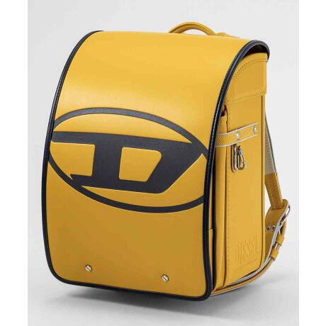 [^:DISR-22007]y@\ʂ˔fUCzuDSv_ɔzuAJ[ubLOfUCIBɎ{ꂽhJG{XHȂǃuhACfeBeBU΂߂ꂽdlɁBuDSv̓tN^[{A@\ʂ˔fUCByfBeB[z<^b`bN>邾ŎŃbNBqlłȒPɑł܂B<}`>G{XŃSfUCꂽTChplBX^bYt̑O߃xg̏㉺ɂ́AtN^[(ˍ)gpB<wJ>wJɂ͌xg̊pxRg[ARȎpŊyɔw悤ɊJꂽuEBOwJv̗pB<tN^[>O߁Axgɂ͖铹̂q܂̈S郊tN^[(ˍ)gpĂ܂B<|PbgfUC>O|Pbgɂ̓uhS̎hJ {Ă܂B<|Pbgdl>O|Pbg̓ɂ̓l[J[h DJtĂ܂B<IWi>t@Xi[̈ɂ́ADIESELSfUCꂽIWip[cgpB<uC}G{X>xgɂ͍EDJƃL[z_[ zu܂ByhZCۏ؂ɂāz̃hZ͊FlɈSĂgp߂ɁAdȂiǗyьoĂ͂vĂ܂B̕s̏̍ۂɂ͉L⏞͈͂ɂďCv܂B܂Ai͂̍ۂɂ́uhZCۏ؏v𓯕܂Bۏ؊Ԃ͂w6NԂƂȂ܂B<hZi̕⏞͈͂ɂ܂>Аi̕iɂ܂Ă͖S̑̐ŐvĂ܂Aۏ؊ԓɕБ̐ӔCɂȀႪꍇɂ͖ɂďCs킹Ē܂BA̍ڂɊYꍇ́A̕⏞͈͂珜OĒ̂ƒv܂BELɋN̏s̏ꍇȄs̌[iȊO̗RɂꍇE΍ЁAnkAQAȂVВnρAQAQ̎R/ݒuɂꍇEЃT[rXȊOɂCAɋNꍇȂAł⏞͈͔͂[iP̂̕⏞Ӗ̂ŁA[ǐ̏ႩU钼ړIAԐړIQ(ȋQ܂͑A편vA@)ɂ܂ẮAȂ鑹Q⏞珜OĒ̂Ƃ܂B<LCƂȂ ̏Ej(sӂ̈ӁA戵A{̗prȊOł̎戵ɂĔ̏)>FnT~AJb^[Ȃǂ̐؂菝ǂȂǂŎCĂłjF]񂾂AԂAXg[uŏĂĂ܂jAԂFhZɒʏgp͈̔͂𒴂镉ׂԂό`F{[y}WbNŏĂ܂ꓙLLړeȊOɂ̏Ejeɂ܂Ă͗LCƂȂꍇ܂̂ŗ\߂܂BDIESELfB[[DIESEL̓fj͂߁AApAANZT[̕LRNV񋟂A vVIȃC^[iViECtX^CEuhB1978N̑nȗADIESEL̓fjƊẼpCIjAA v~AEJWAEEFÃuhւƖiA ̃OWA[sƂJWAsƂقȂ鑶݂ƂāA młnʂzĂBڊo܂𐋂ŁA MAAȕ\ےuhƂĂ DIESEL̓Nŵ͍ςȂB VѐSӂ郆j[NȃfUC Ẽt@𖣗ĂBATTENTIONiʐ^͂ł茻iČ悤ɐSĂ܂Ap̃j^[ɂ荷ق܂BTCYdȂǂɑ̌̍ꍇ܂Bi̎dlуfUC͉P̂߁A\ȂύXꍇ܂B