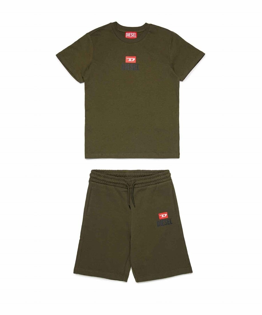 洗練されたデザインDIESEL KIDS Tシャツ&ショートパンツ セット 4Y