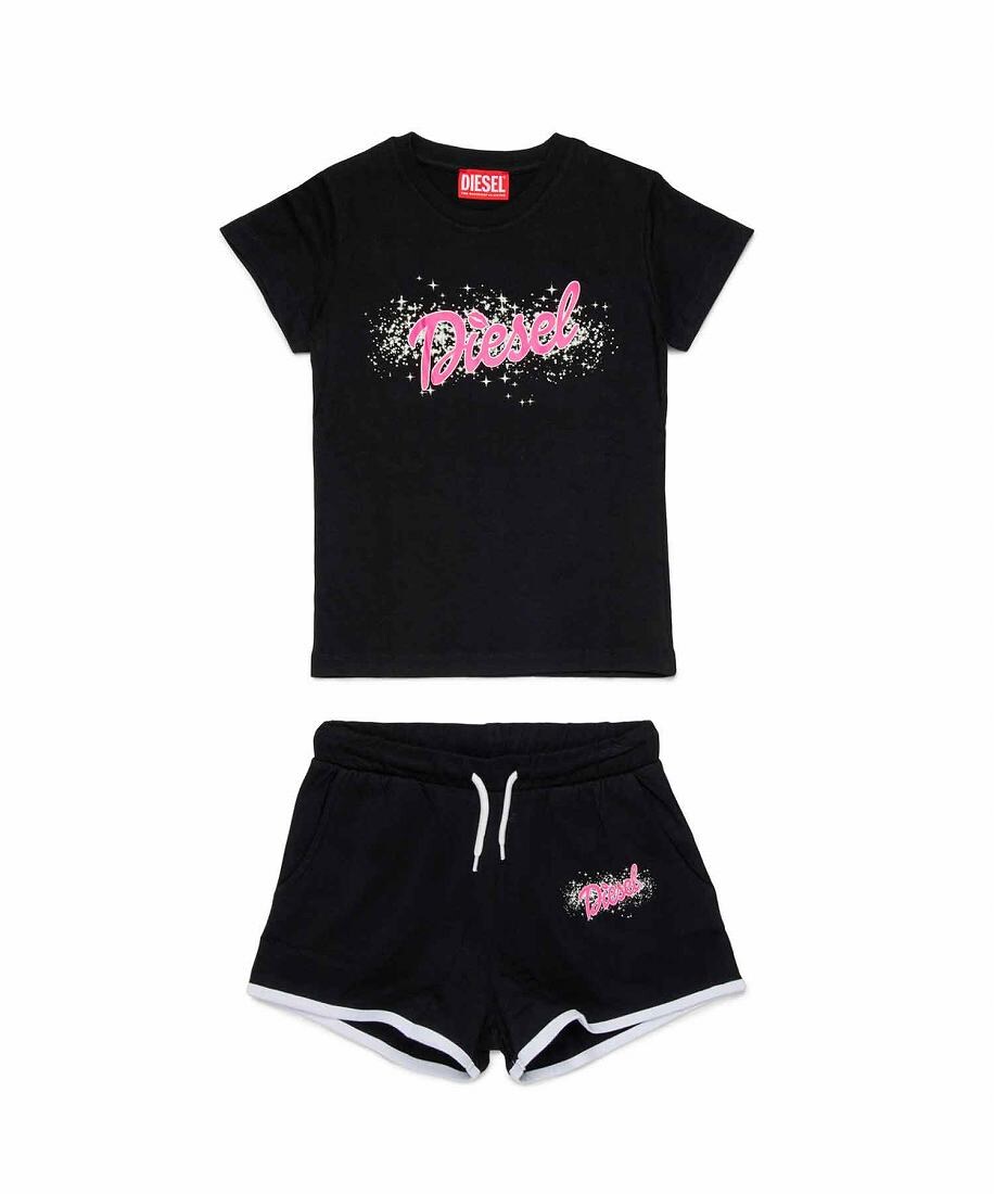 DIESEL ブランドロゴ半袖Tシャツショートパンツセットアップ
