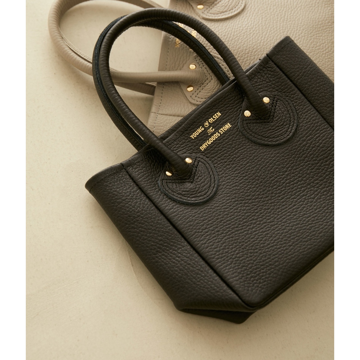 YOUNG&OLSEN】【WEB限定】EMBOSSED LEATHER TOTE XS | サロン アダム