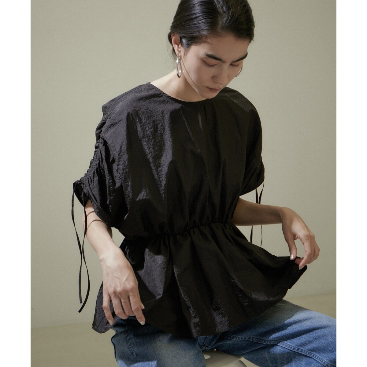 【WEB限定】シャーリングスリーブブラウス/24SS WEB限定】シャーリングスリーブブラウス | サロン アダム エ