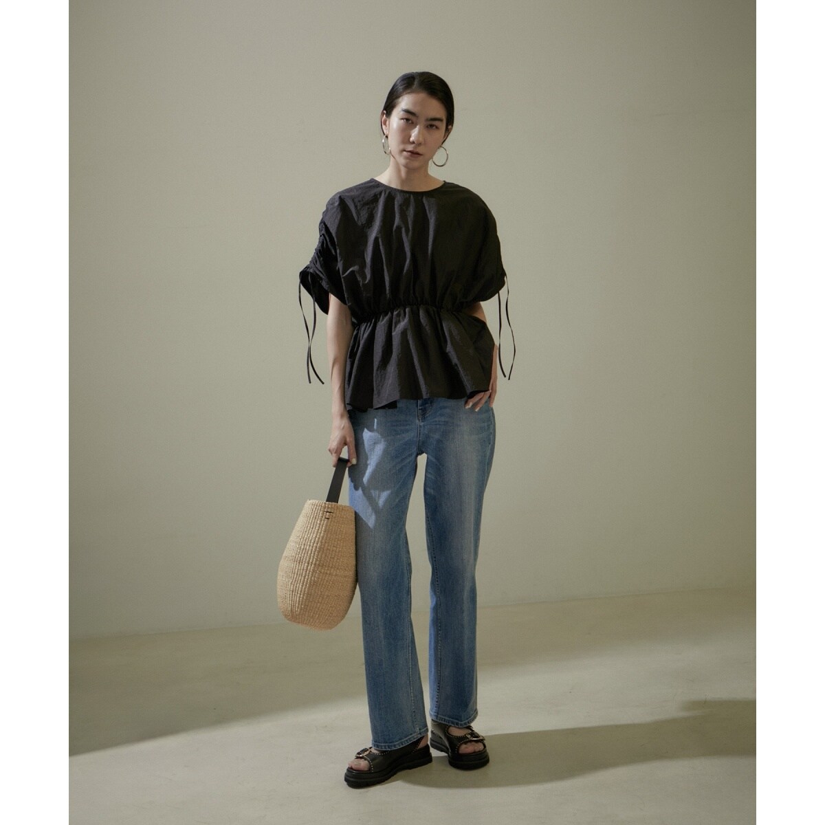 【WEB限定】シャーリングスリーブブラウス/24SS WEB限定】シャーリングスリーブブラウス | サロン アダム エ