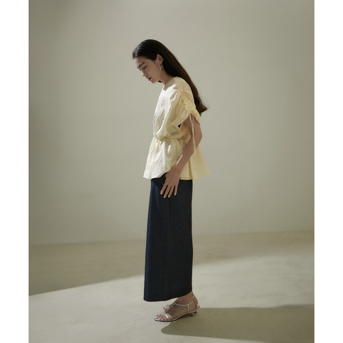 【WEB限定】シャーリングスリーブブラウス/24SS WEB限定】シャーリングスリーブブラウス/24SS - メルカリ
