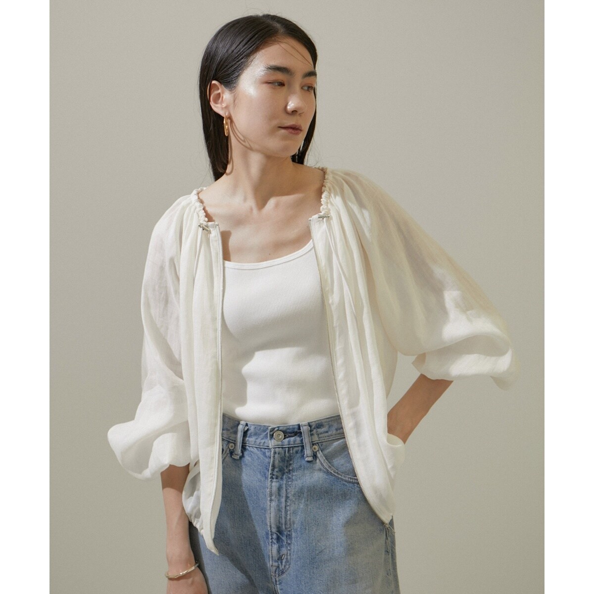 サロン アダム エ ロペ　シアーリネンギャザーブルゾン　洗える　ブラック美品 SALON adam et ropé(サロン アダム エ ロペ) / シアーリネン
