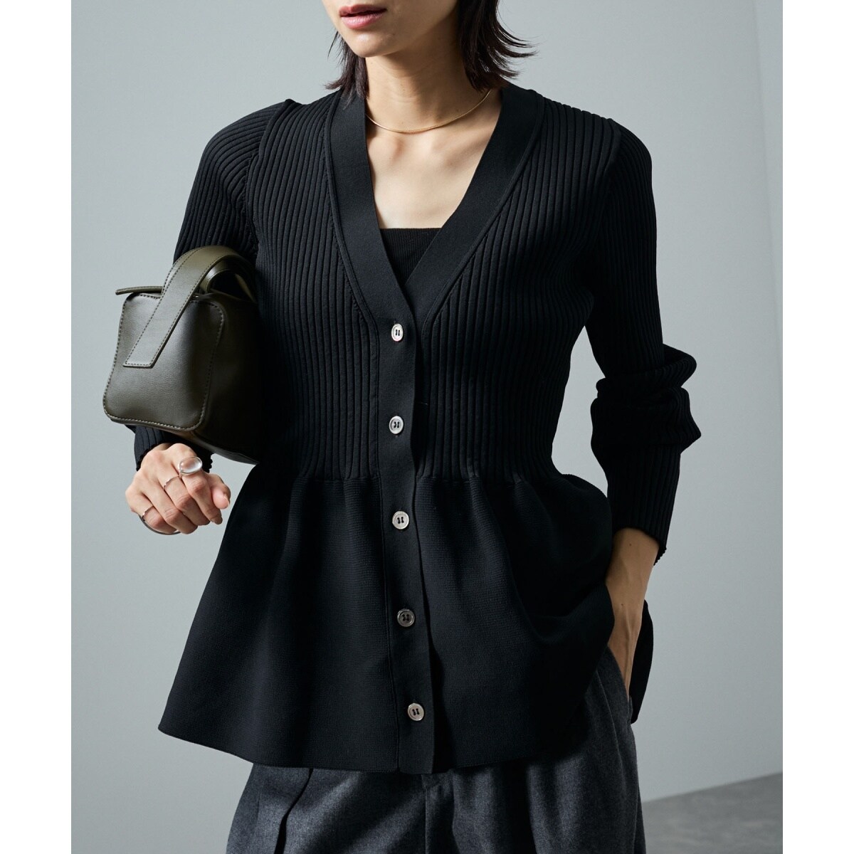 WEB限定】Vネックペプラムカーディガン【洗える】 | サロン