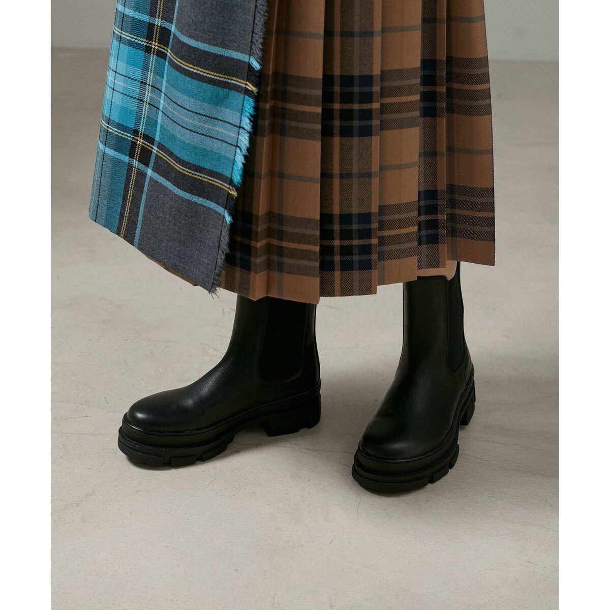 ヴィニーロ バックジップ ミドルブーツ 24.5 サイドゴアブーツ