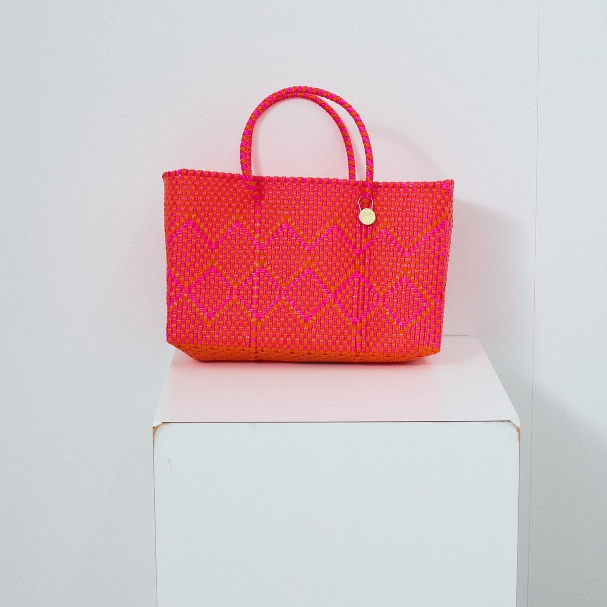 新品　URBAN RESEARCH 『別注』KECH Le かごバッグ 楽天市場】『別注』KECH Le ESSENTIELS×UR RAFFIALEATHER2WAYBAG