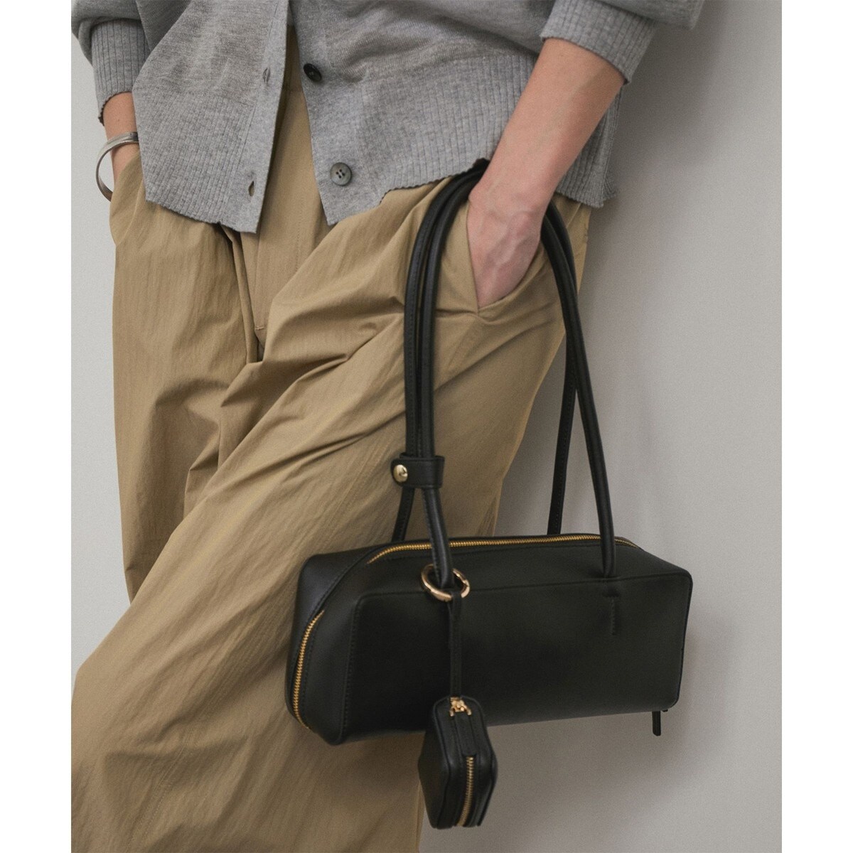 新品 サロン アダムエロペ スプリットレザーワイド バッグ 新品 サロン アダムエロペ スプリットレザーワイド バッグ - メルカリ