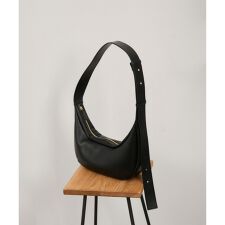 【WEB限定】スプリットレザームーンショルダー