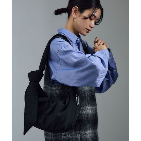 [^ԁFSHX45140]fUC/VGbggĥ郀[tH̃V_[obO}bgȃiCfނől̏₷~j}ȃfUCɎdグ܂BȂ邱ƂŃ{[̂郂[hȈۂɁBV_[͂đ߂ɐ݌v邱ƂŁA|ۂɉו̏d𕪎UKȒpBт̈ʒuς邱ƂŁAV_[̒߂\łBJritȂ̂ŁA莝̃`[hNz_[pOȂǂDȃACeĂ܂Bfޕ\nF}bgŃV{̂iCfނgpBnFcCŃn̂|GXefނgpB-----------------------------|Pbg̐F1A4[FsV_[RF(߉)-----------------------------