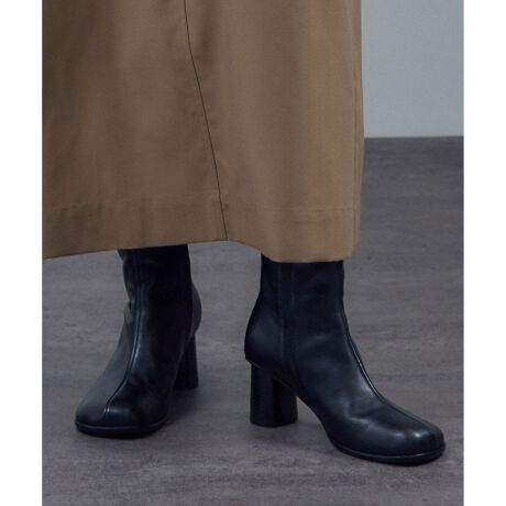 [^ԁFSHA45090]fUC^VGbgGڂ̃{[XNGAgD̗pq[V[gu[cBVvȂ݊̂郂[hȃVGbgŁAR[fBl[giグĂꑫłB芴̂鑾߂̉~q[ɂƂ芴^AԂ̒płɂ̂́B~j}ȃfUCȂAgDƃq[̃fBeB[Ń[hoAJWALC߂܂ŕLX^COɑΉ܂BubNAuY2FWJłBfރAbp[ɂ́A悢nƂȂ₩˔X[X̋vgpBvȂł͂̎RȃV{cAقǂɑɓޖ{ih̑fފłBCjOɂ͓؊v̍v̗pA_炩ȔƒʋC̗ǂmہBڂ̍ƁAfC[Ɏgp˔ꑫłBTCYi\Lj36i{TCYj23.0cmi\Lj36 1/2i{TCYj23.5cmi\Lj37i{TCYj24.0cmi\Lj37 1/2i{TCYj24.5cm^CgȑꊴȂ̂ŁǍC𗚂ꍇ́ATCYI΂邱Ƃ߂܂B