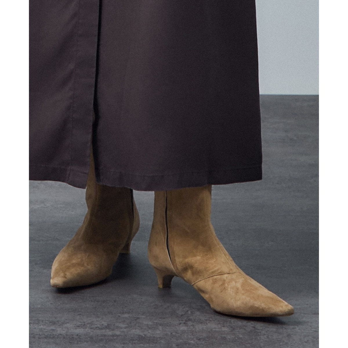 W S（ドゥーブル）】ポインテッドトゥ レザーヒールショートブーツ