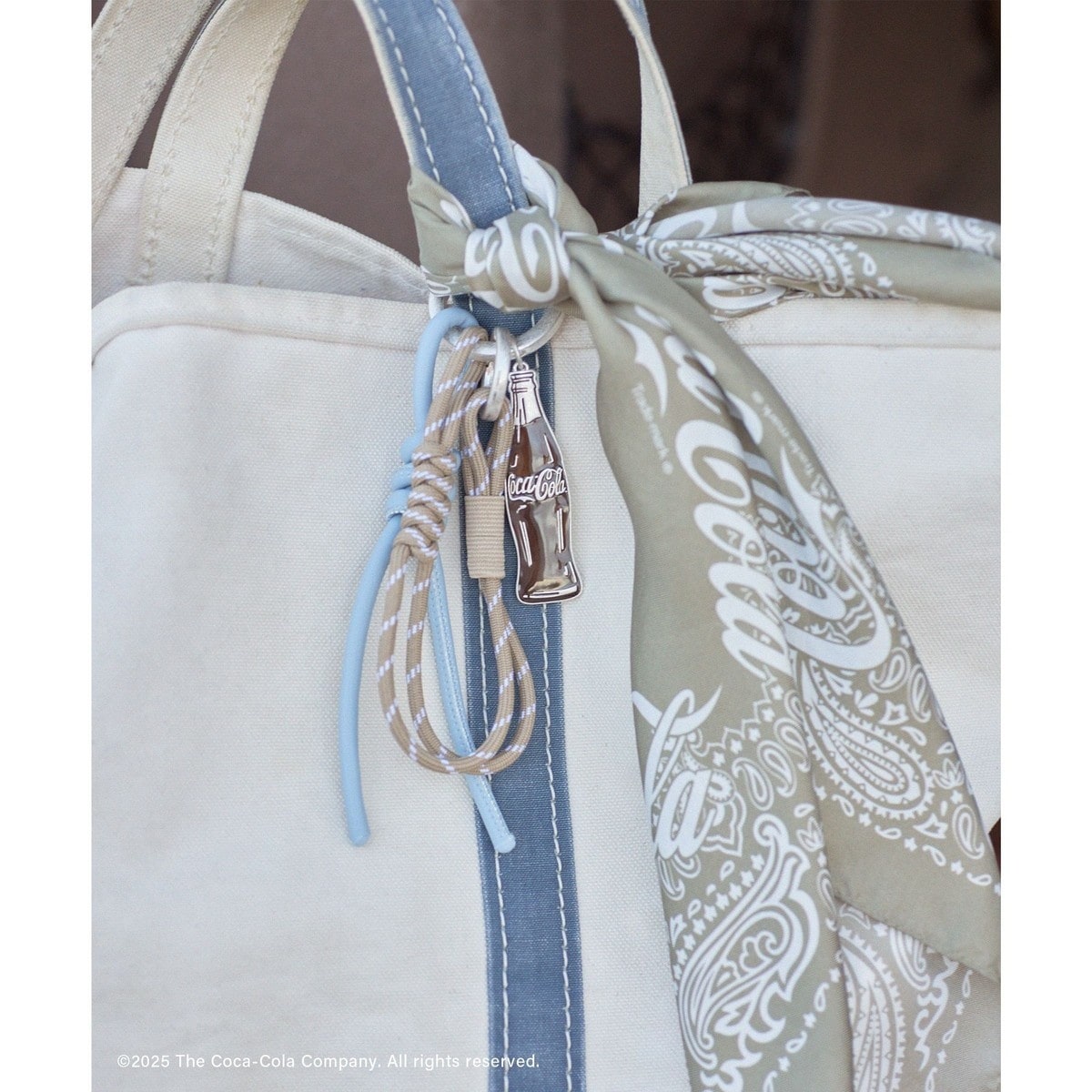 [}C]Coca-Cola {g`[/T A_ G yiSALON adam et rope' j uEn(21)