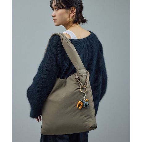 [^ԁFSHX45250]fUC / VGbgbNX̂HOBOVGbg̃nhg[gobOBӂ蒆ȓ̎Ƒ߂̎ŁAdוłւ̐H݂yBO\ȃpR[h`[tŁAJriɎ莝̃`[L[z_[JX^\B~j}ŕȂ̂ȂfUĆAʋ΁Eʊwx܂ŃfC[Ɋ􂵂܂Bfޕ\nEnƂɔČyiCfނ̗pBbV[Hɂ鎩RȃVقǂ悢JWAoBȓŗ̊Ƃӂ芴˔dオłBptiCV[YꗗEiԍFSHX45290@iFyWEBzyʃptiC2WAYV_[g[gEiԍFSHX45250@iFyWEBzyʃptiCnhg[g-----------------------------|Pbg̐F2A4[FV_[RFiOsjeʁF8.98L-----------------------------