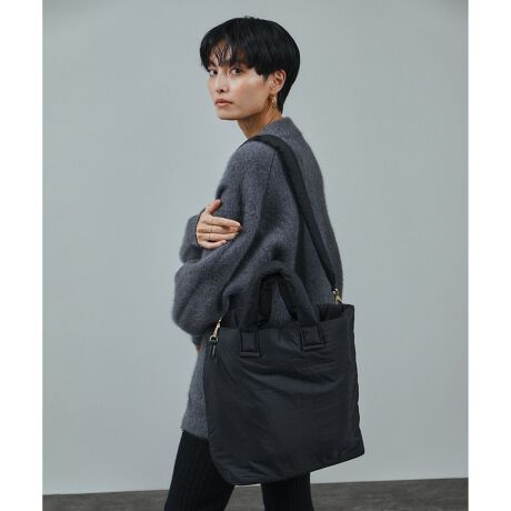 [^ԁFSHX45290]fUC/VGbgӂƂȓ̏c2WAYg[gobOBV_[̓iXJŎO\B߂̃nhƃV_[ŏdוKɎĂ܂B傫߂̃bV|Pbg2Ap|Pbg2AMdiɈSȃt@Xi[|Pbg1[͂́B~j}ȃfUCŃIIt킸g閜\ACełBJ[̓ubNƃ_[Nx[W2FWJBfޕ\nEnƂɌyʃiCgpBbV[HɂJWAȕBȓłӂƂ̊oAtɂ̓X[XlHvgpĂ܂BptiCV[YꗗEiԍFSHX45290@iFyWEBzyʃptiC2WAYV_[g[gEiԍFSHX45250@iFyWEBzyʃptiCnhg[g-----------------------------|Pbg̐F3A4[FPC[F13C`V_[RF(O)eʁF12L-----------------------------