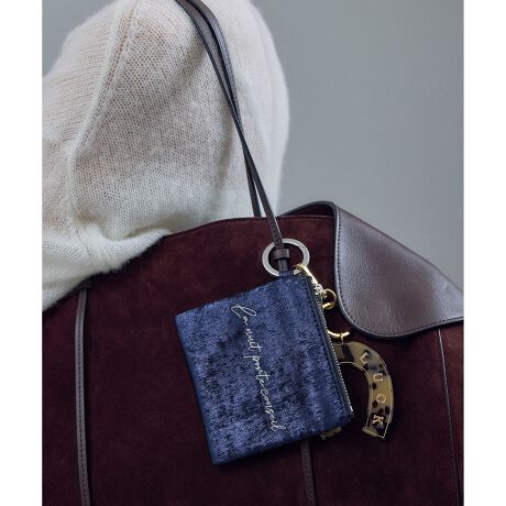 [^ԁFSHZ45130]fUC/VGbggmX^WbNȖzhe[}ɂVѐSGOODSV[YB|[`^`[̓JritŃobO⏬ɊȒPɑ\BƖC[WlCr[ƃS[h̐nɁAꂼtX̃bZ[WhJ{AŋCオACełB#90iS[hjsCfest la vie^ZEEBt󂷂ƂꂪlƂӖ̊pBɒʂA܂Ȃl̋@Ǝ󂯓āAOɐiނ߂̌tłB#42ilCr[jsLa nuit porte conseil^EjCE|gERZCt󂷂ƁAu͏^ԁvƂӖ̂Ƃ킴BoȂɒʂ́AuӐQĂlȂvu͖̕vƋC؂ւ邽߂̃t[YłBfރ^bNH{Be[WTe̗pB悢Ȃiȉ؂₩oAy₩ȕœgɂœKBX^CÕANZgɂȂfފ͂łB