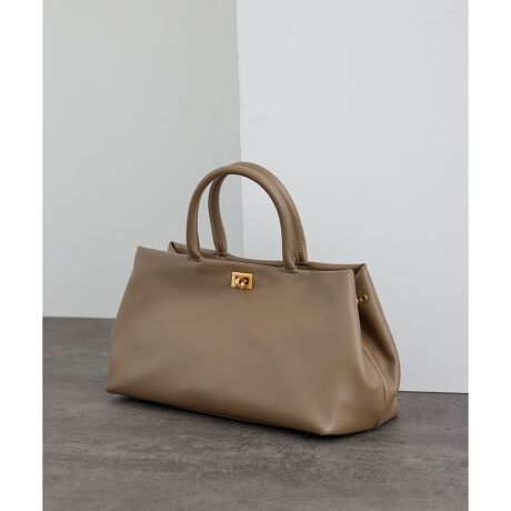 [^ԁFSHX26010]fUC/VGbggh傫߃^[bNڂ~hTCỸ{XgobOBChȃtHƂƂ}`ŁAN炵oXƎ[͂𗼗Bnh͕IɂĂ钷ɐ݌vA\tgU[Ȃł͂̏_炩āAʂĒނ悤ɎNb`AWy߂fUCBetň芴A|PbgLxœgIP[W܂ŕLB01FubNiS[hj02FubNni}bgVo[j28 Fx[WniS[hjfޕ\n͋vHXvbgU[gpAX[X̃Z~}bgȎƂȂ₩ȕ́Bnɂ͑ϋv̂|GXecC̗pAgɈS̎dオB\tgU[^bNV[YꗗEiԍFSHX26000@iFyWSihD[ujz\tgU[^bNoPbgobOEiԍFSHX26010@iFyWSihD[ujz\tgU[^bN{Xg-----------------------------|Pbg̐FO0A3i1t@Xi[tjA4[Fs\PC[Fs\V_[RFȂ-----------------------------yW SihD[ujzWiDOUBLEjSpieds nus:  Rde'licatesse:  DAȂS܂ޓ̌tCXs[V𓾂Ă܂ꂽW S(hD[u)ĒړIł͂ȂAɂ邱ƂŊT̔`邽߂ɐ܂ꂽVANZT[RNVłB