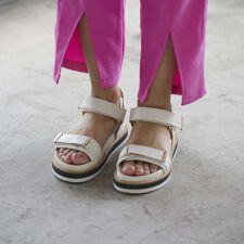 厚底スポーティーサンダル