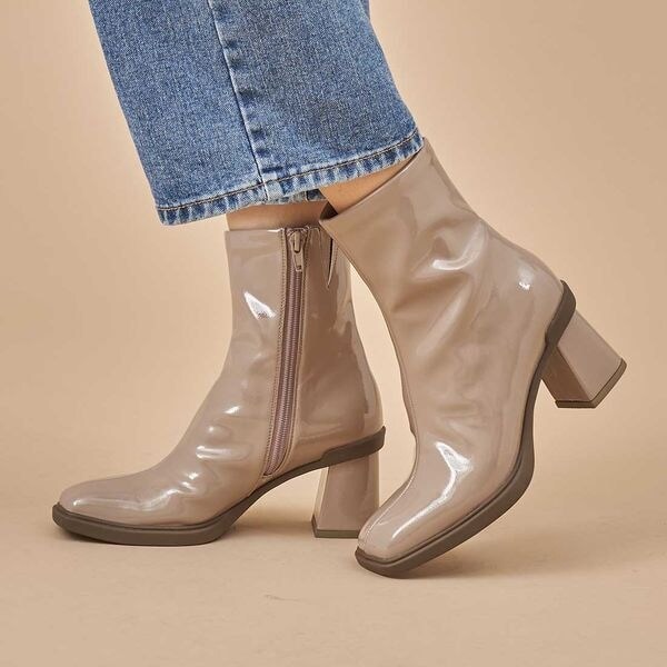 カリーノ（carino）/【レイン対応】スクエアトゥブロックヒールブーツ レイン対応】スクエアトゥブロックヒールブーツ | カリーノ(carino