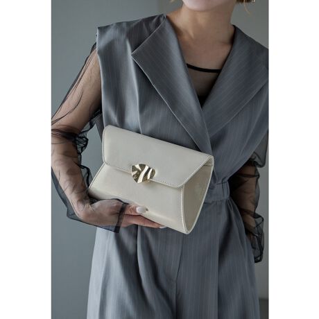 [^:na0220007687]niana jAi ׂȃ荞񂾌򊴂Gifނ̃Nb`obOBV[vȃXNGAtHƃN[ȃ^p[cŐꂽۂɁBRpNgȂX}z₨z̕KiTCYBO\108cm̃`F[tŃV_[łg2waydlBIXXV[E񎟉EIEĂ΂ElEqE2EӉEp[eB[Ef[gEt\ȂǑlȃV[̃R[fBl[gɎg܂Byfށz{́F|GXenF|GXeyYzyTCYf[^z(c)F: 15cm()F: 23cm(}`)F: 5.5cmyJ[WJzubN/x[WylzE|Pbg~1EtiF108cm`F[yiӎzTCY̓[J[̐ɂȂ܂A덷ꍇ܂Bf摜͊̉eɂJ[قȂČꍇ܂BũJ[摜QlBi摜͂ɂȂ郂j^[Ȃǂ̊ɂĎ኱̌덷܂B