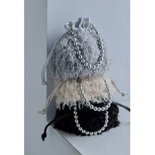 ニアナ(niana)のシャギー巾着バッグ