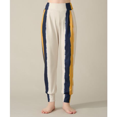 NV[Ȃאg̃VGbgŁAƂOpcBqbvɂƂ肪AMXȕɂIXX̃VGbgłByfނɂāzVN̂悤ɏ_炩ȔG肪SnǂVfނ̃gbvXV[YBT߂Ȍ򊴂AȂ߂炩ȗofނłBV[₨D݂őIŒA䊴ETCỸCibvBfނ̓Albvӂꍇ܂BMaterial/TRVComposition/[50@|GXe 50%@made in CHINA