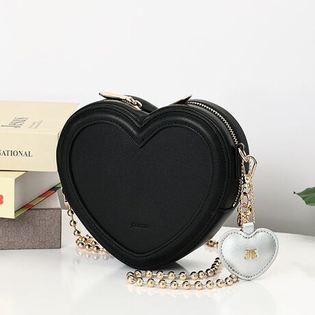 [^:JUT-82080B]RƉ!n[g^|VFbg~jV_[obOIzF̃n[g`[Ƀ{[`F[̃V_[xg̑gݍ킹ŊÂȂXpCXMIXՂƂn[g`[͎O\Ȃ̂ő̃obOɕtĂJCCłIjouetie炵A{[`F[̃V_[xgȂ̂ŃANZT[oōob`IRpNgȃTCYȂ݊̂ACeB@t@Xi[ő傫JdlȂ̂ŕKvŒ̃ACe₷[₷̂|CgBfC[g͂A{[`F[OăJWAȃp[eB[V[ɃNb`Ŏ̂XXI邾ŃR[fBl[g̃|CgɂȂACełBCɓo^EiCɓo^iCɓo^ĂƂōēגʒmAXg1_̒ʒmAZ[ʒm󂯎肢܂BCɓo^邾Ȃ̂ŁACɂȂi͐񂨋Cɓo^肢܂EVbv̂Cɓo^VbvCɓo^ĂƂŐViēׂȂǁAȏ󂯎肢܂B`jouetie`BRAND CONCEPTXg[gX^Cx[XɃBe[WAbNA[hA}eBbNeCXg̃X^CMIXlXȃXpCXANɎȂNŗVѐSt@bVƃCtX^Cyޏo܂B