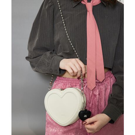 [^:JUT-82080B]RƉ!n[g^|VFbg~jV_[obOIzF̃n[g`[Ƀ{[`F[̃V_[xg̑gݍ킹ŊÂȂXpCXMIXՂƂn[g`[͎O\Ȃ̂ő̃obOɕtĂJCCłIjouetie炵A{[`F[̃V_[xgȂ̂ŃANZT[oōob`IRpNgȃTCYȂ݊̂ACeB@t@Xi[ő傫JdlȂ̂ŕKvŒ̃ACe₷[₷̂|CgBfC[g͂A{[`F[OăJWAȃp[eB[V[ɃNb`Ŏ̂XXI邾ŃR[fBl[g̃|CgɂȂACełBCɓo^EiCɓo^iCɓo^ĂƂōēגʒmAXg1_̒ʒmAZ[ʒm󂯎肢܂BCɓo^邾Ȃ̂ŁACɂȂi͐񂨋Cɓo^肢܂EVbv̂Cɓo^VbvCɓo^ĂƂŐViēׂȂǁAȏ󂯎肢܂B`jouetie`BRAND CONCEPTXg[gX^Cx[XɃBe[WAbNA[hA}eBbNeCXg̃X^CMIXlXȃXpCXANɎȂNŗVѐSt@bVƃCtX^Cyޏo܂B